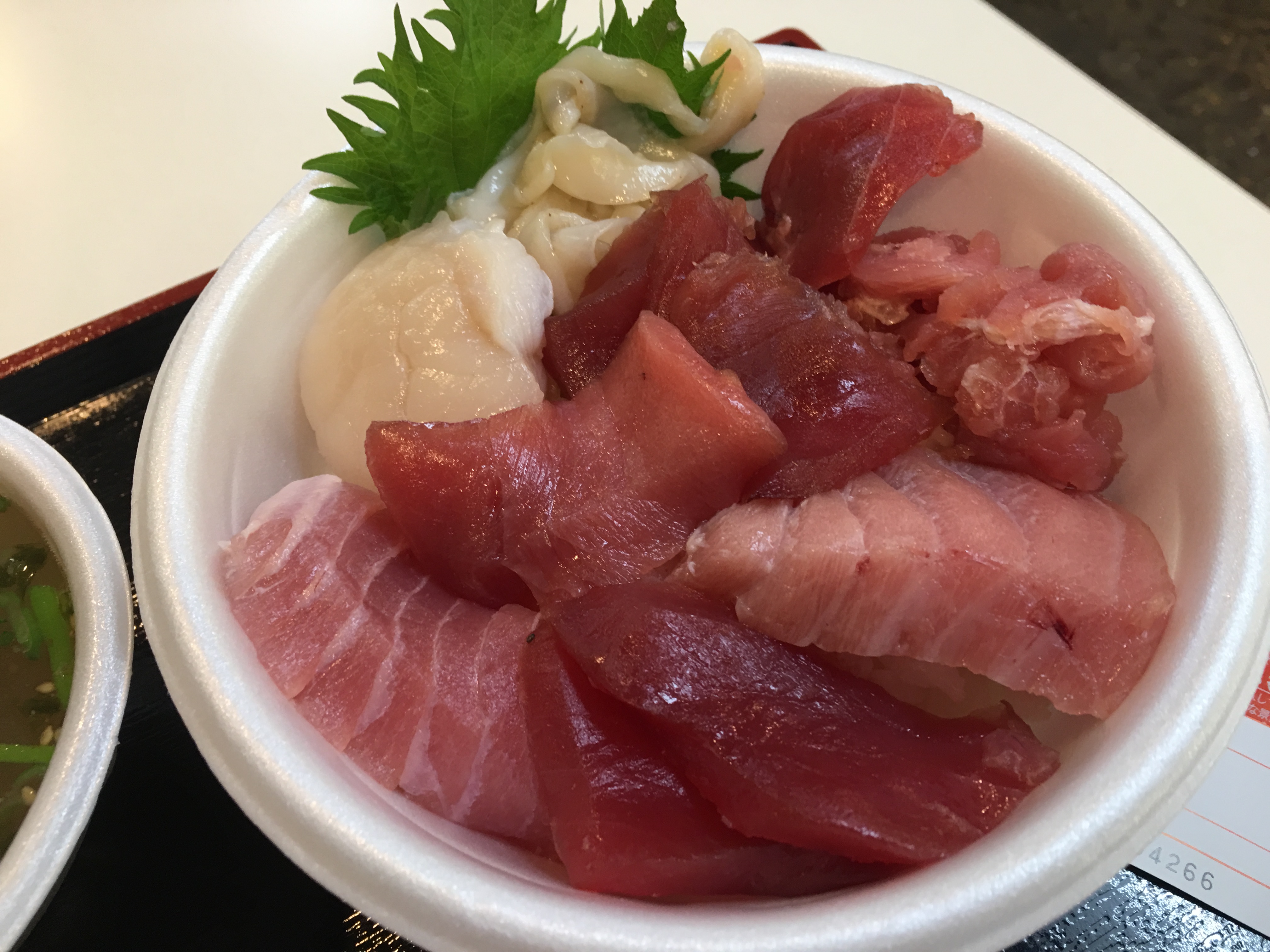 IMG_3816 青森　青森魚菜センターでほぼマグロののっけ丼
