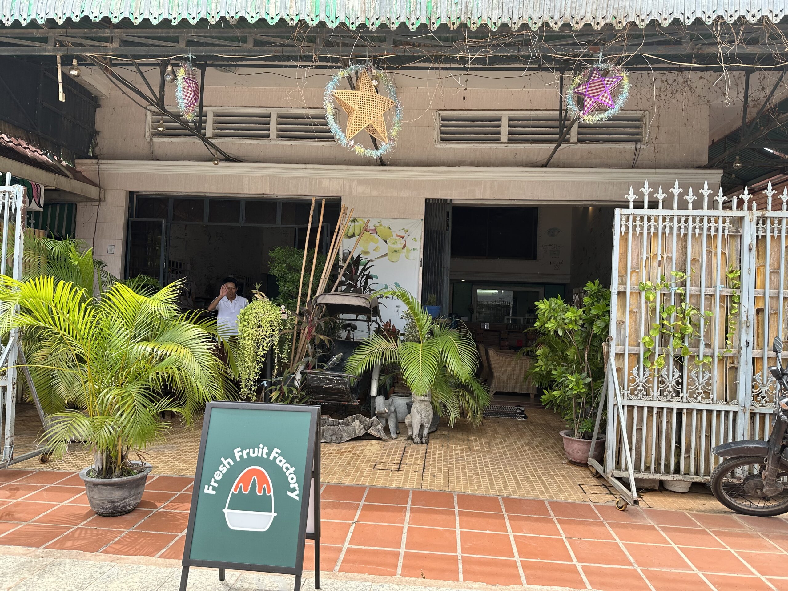 シェムリアップ Fresh Fruit Factoryのサンドイッチ 旅・食べ歩き、ときどきクッキング